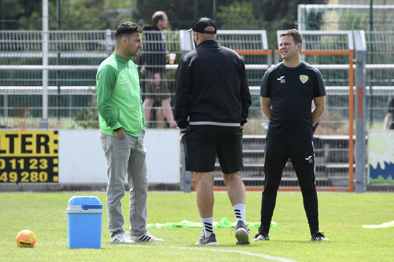 Co-Trainer Rainer Stock legt eine Pause ein 5