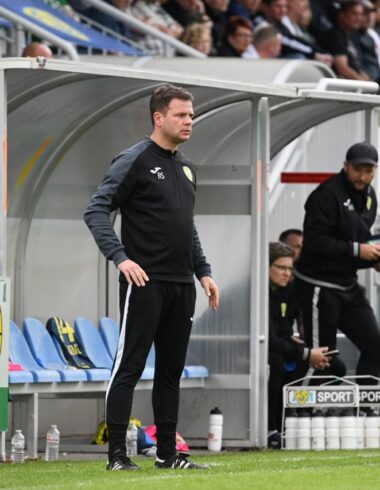 Co-Trainer Rainer Stock legt eine Pause ein 14