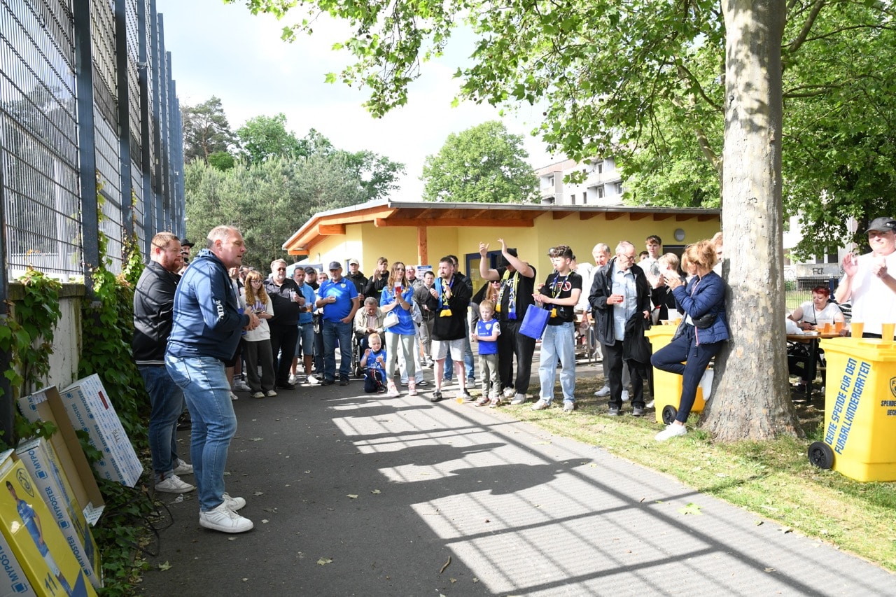 Der FSV verabschiedet 11 Spieler 3