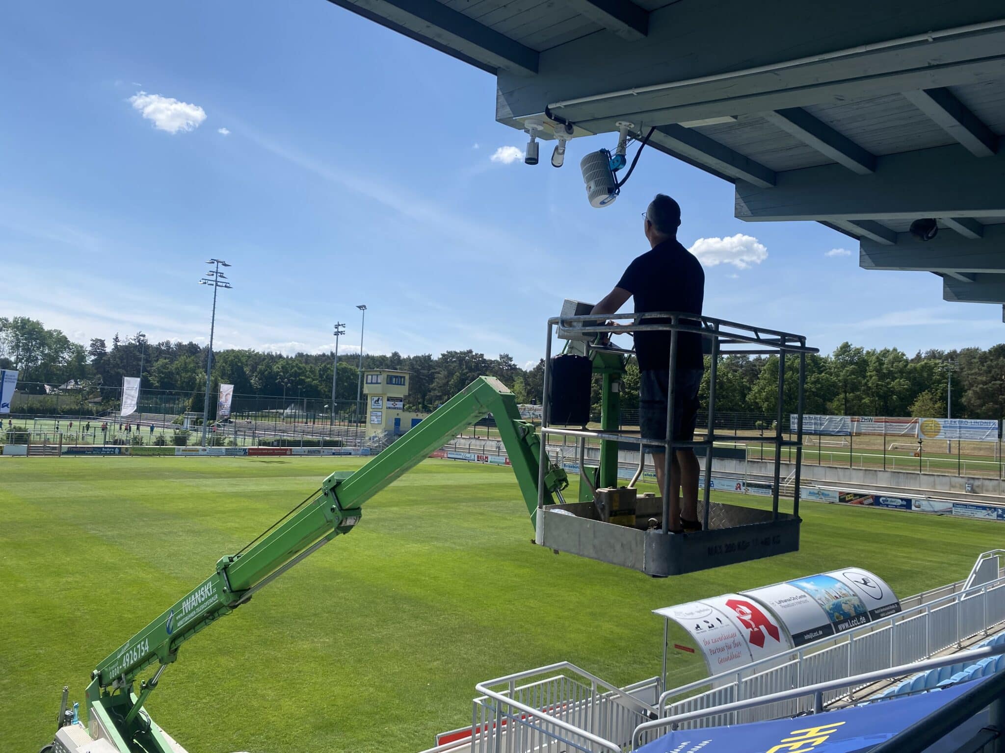 Reparaturarbeiten an der Videotechnik im Seele 3
