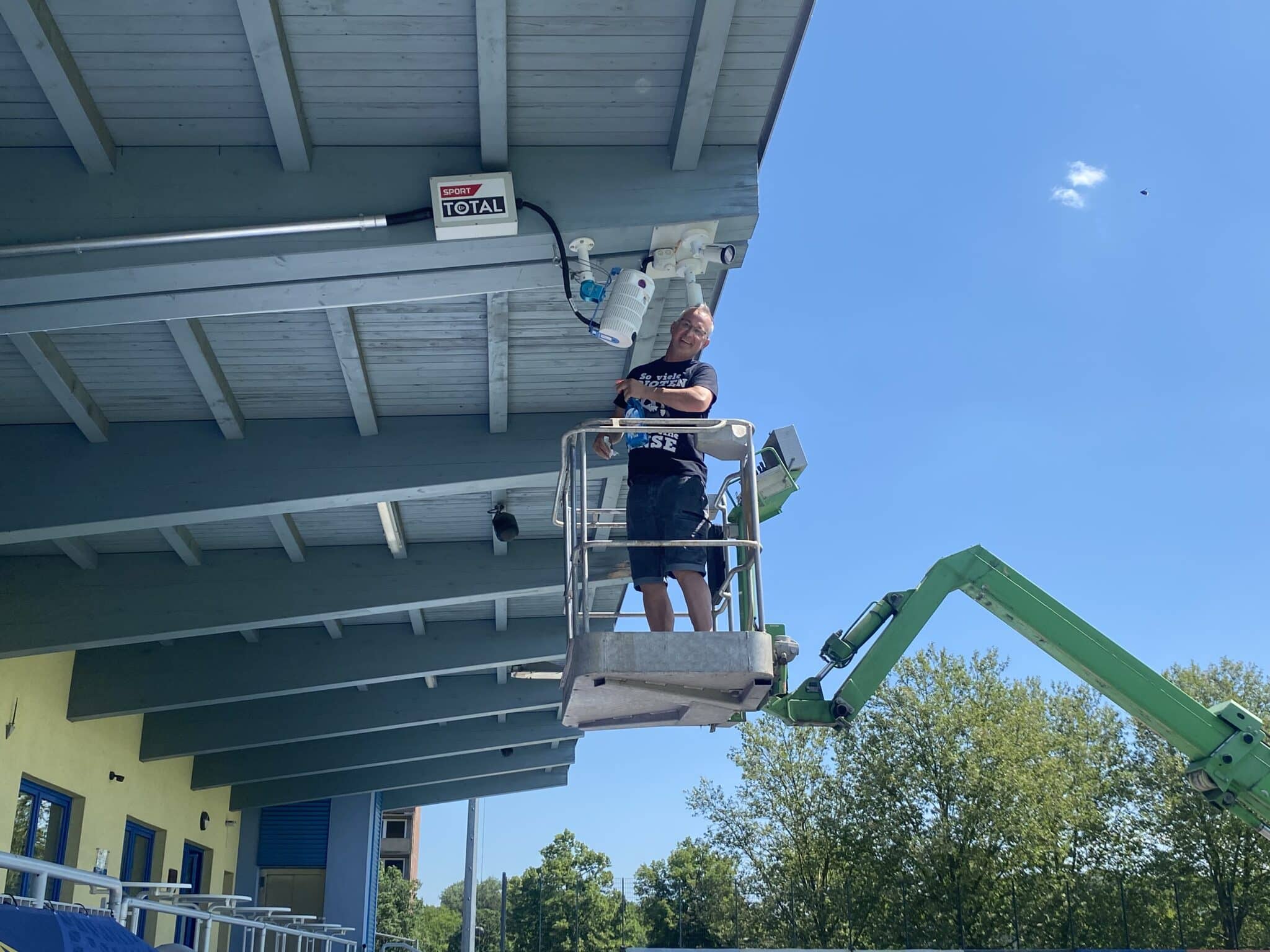 Reparaturarbeiten an der Videotechnik im Seele 5