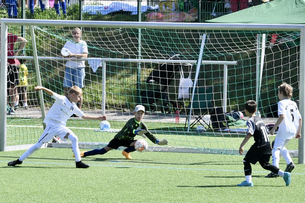 Hertha 03 Zehlendorf gewinnt großes Sommerturnier der F-Junioren 11