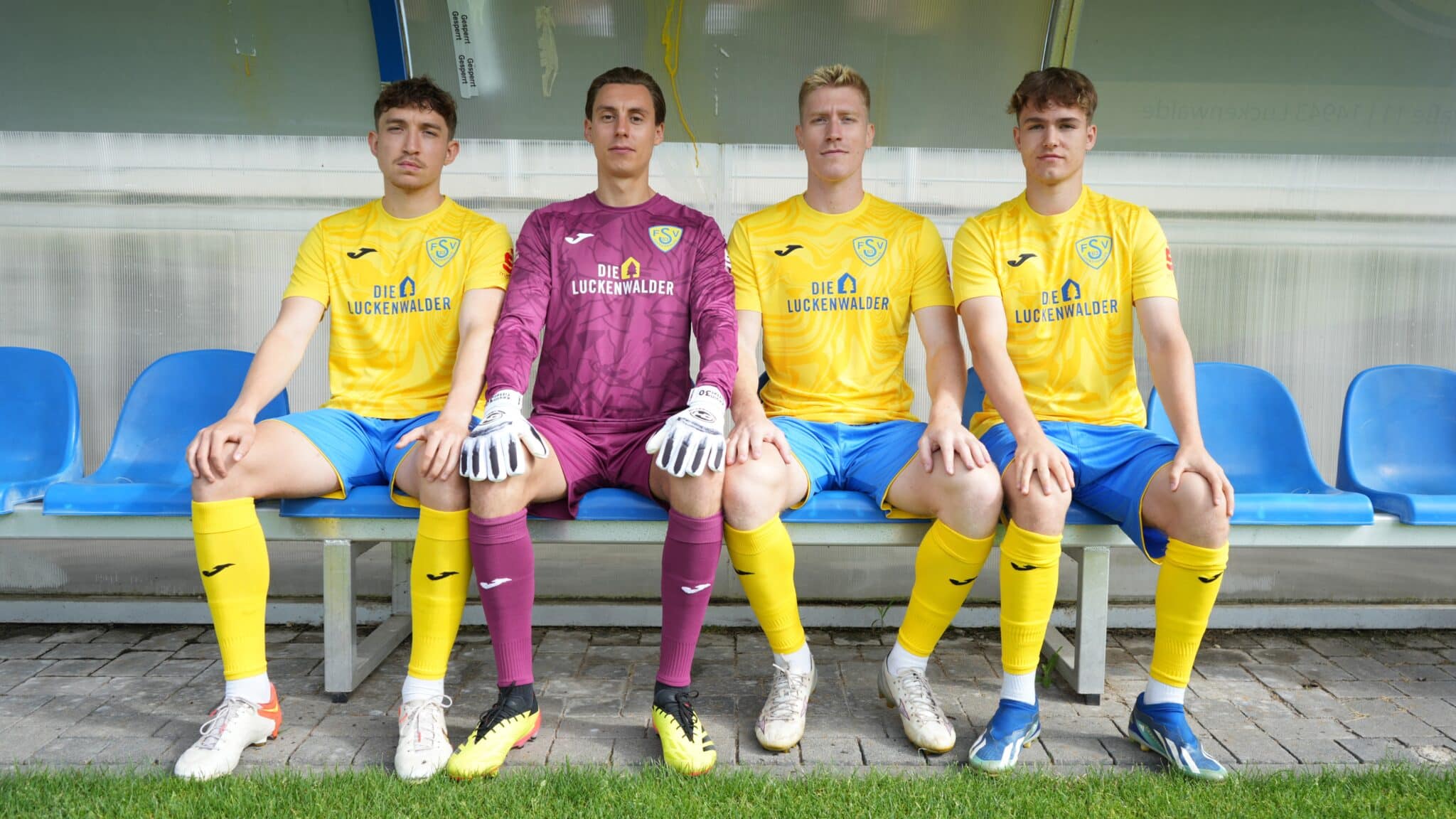 Neues Outfit - Wir sind gemeinsam gelb-blau 3