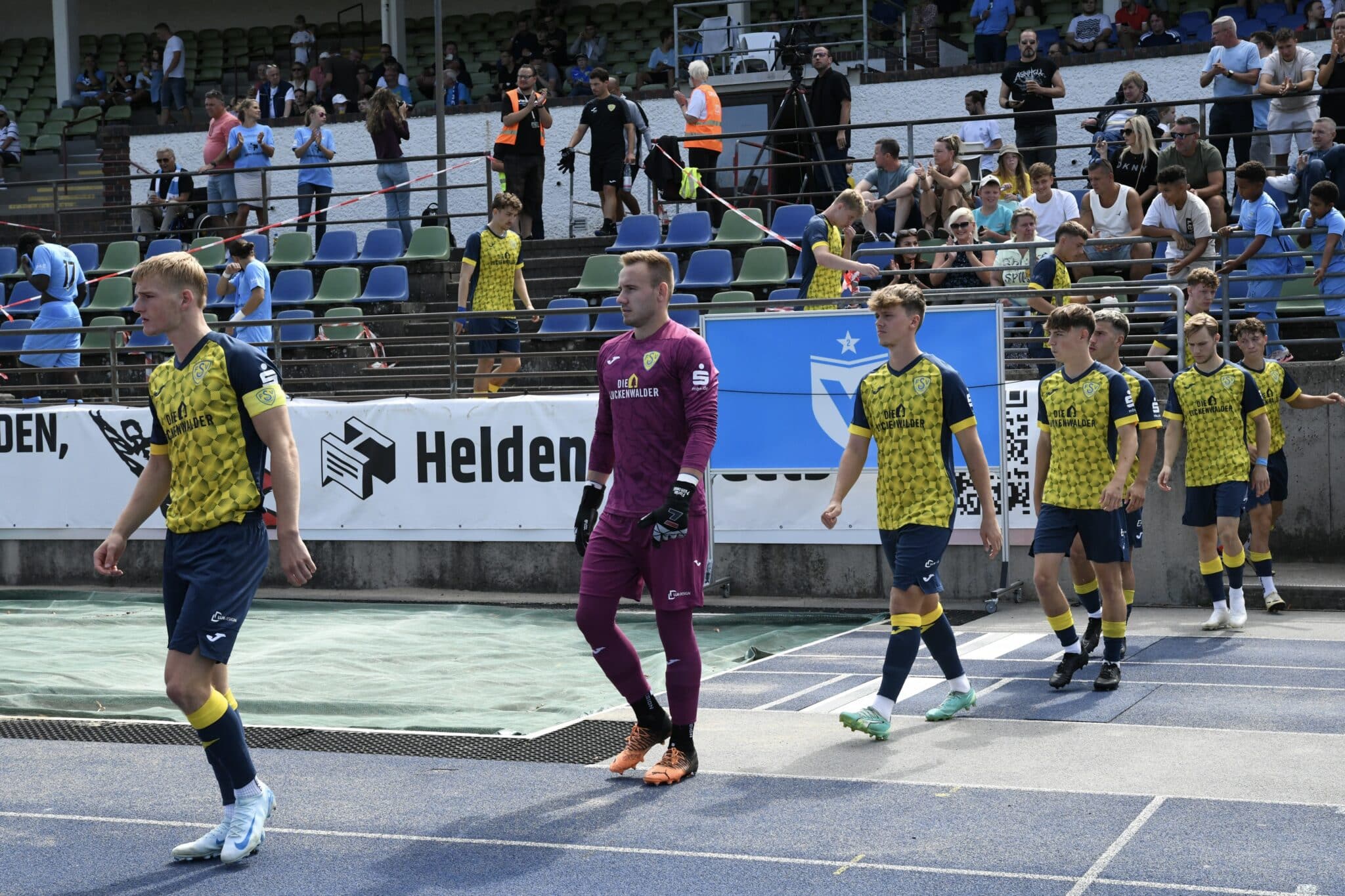 Furioser Beginn, rote Karten und bitteres Ende für den FSV  8