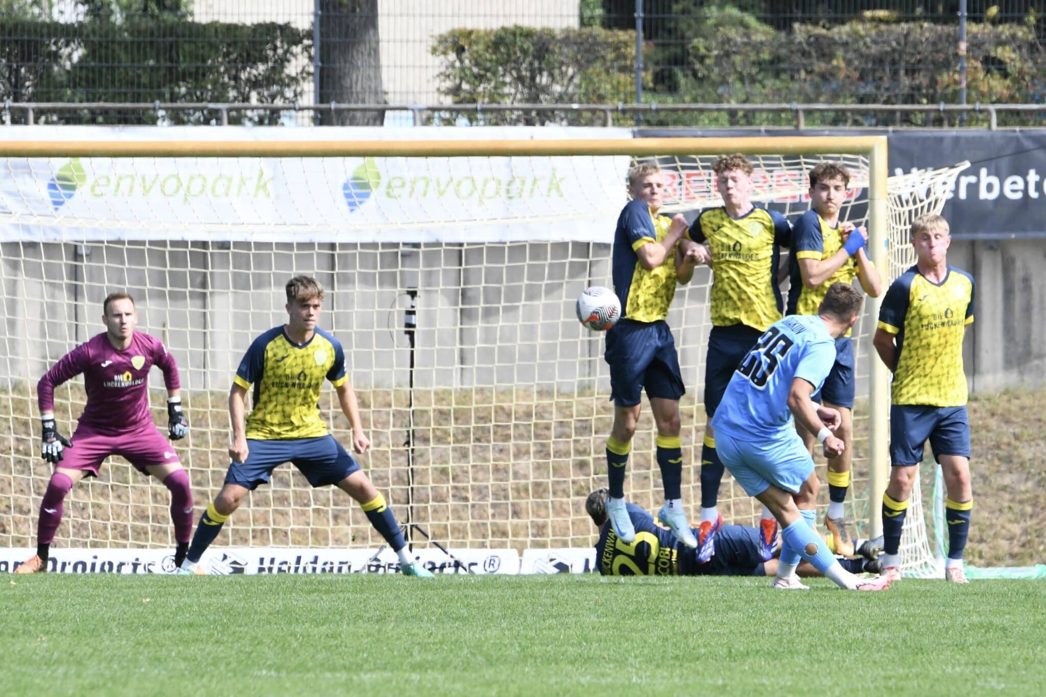 Furioser Beginn, rote Karten und bitteres Ende für den FSV  27