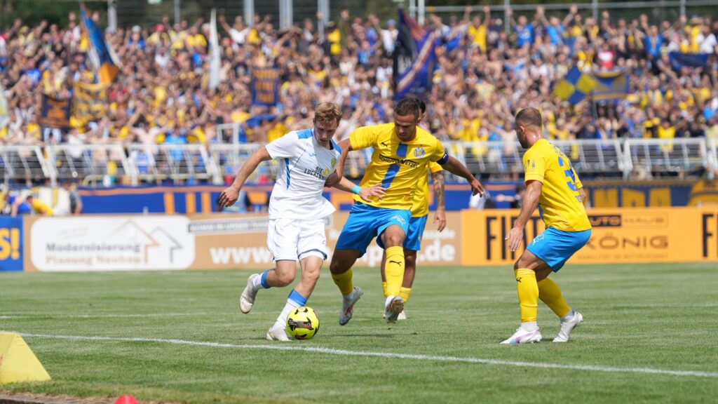 Der FSV 63 überzeugt auch im Bruno-Plache-Stadion 2