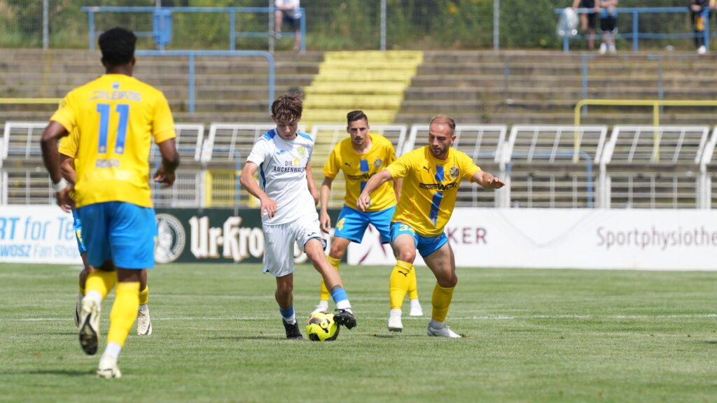 Der FSV 63 überzeugt auch im Bruno-Plache-Stadion 5