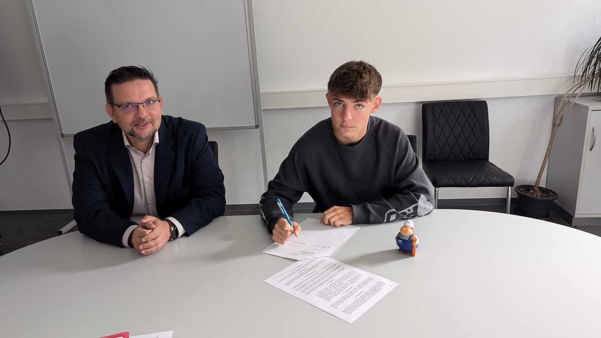 Berufliche Orientierung und Fußball - Arne nun bei Köhler Beton 3