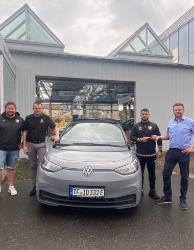 Co-Trainer Lukas Müller dank Autohaus Luckenwalde nachhaltig mobil 10