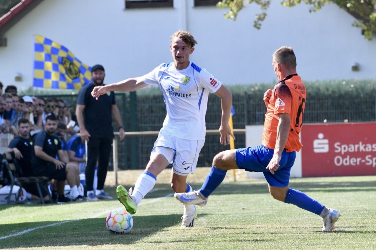 Nicht unbedingt überragend aber doch souverän ins Achtelfinale 25