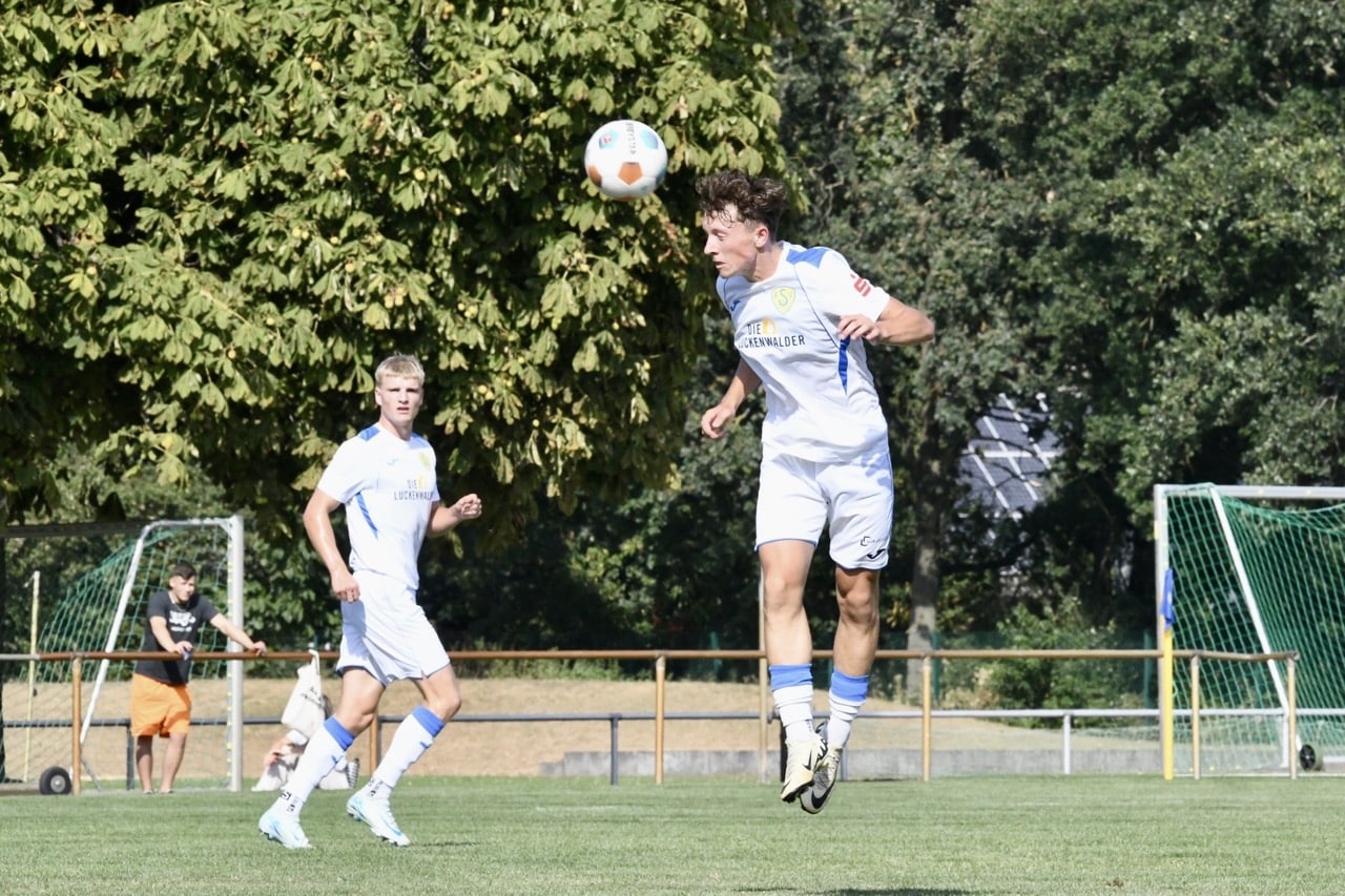 Nicht unbedingt überragend aber doch souverän ins Achtelfinale 42