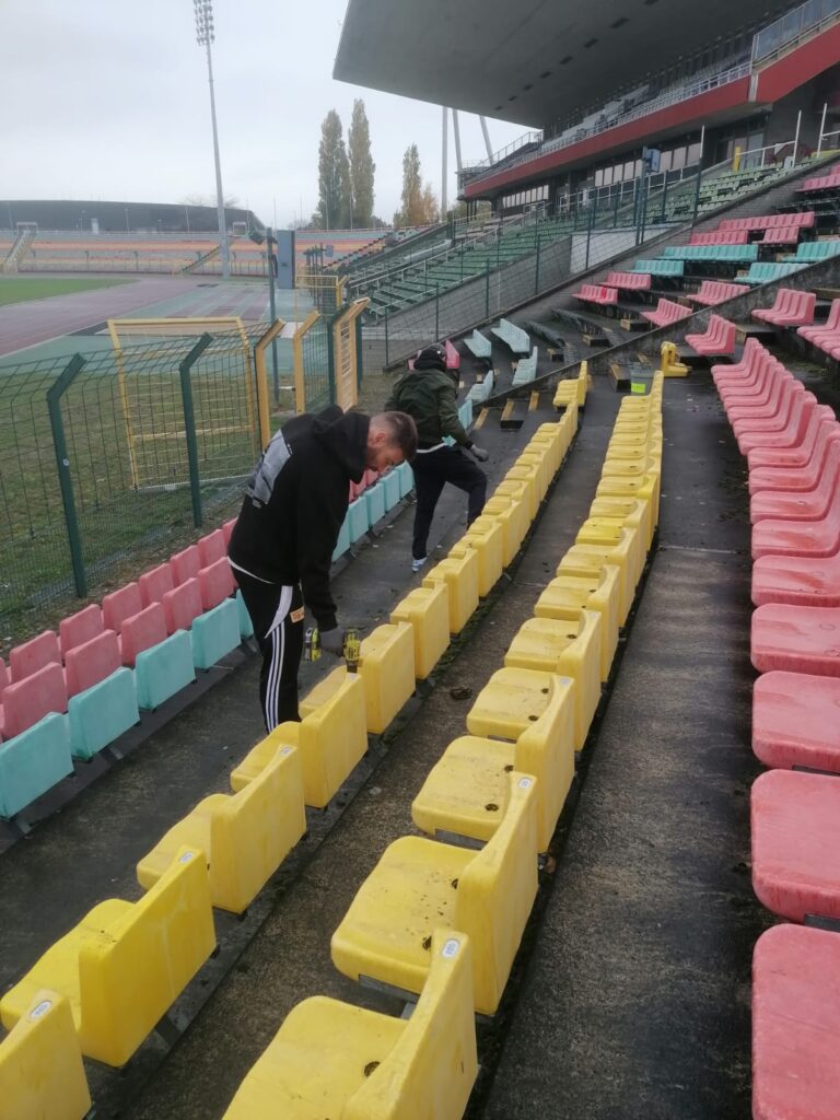 Sitzschalen dank Firma Iwanski nun in Luckenwalde 2