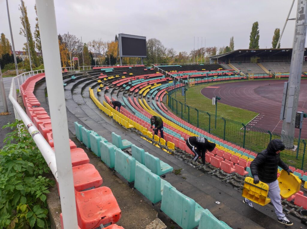 Sitzschalen dank Firma Iwanski nun in Luckenwalde 6