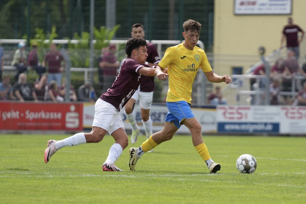 Len Neumann wird volljährig 1