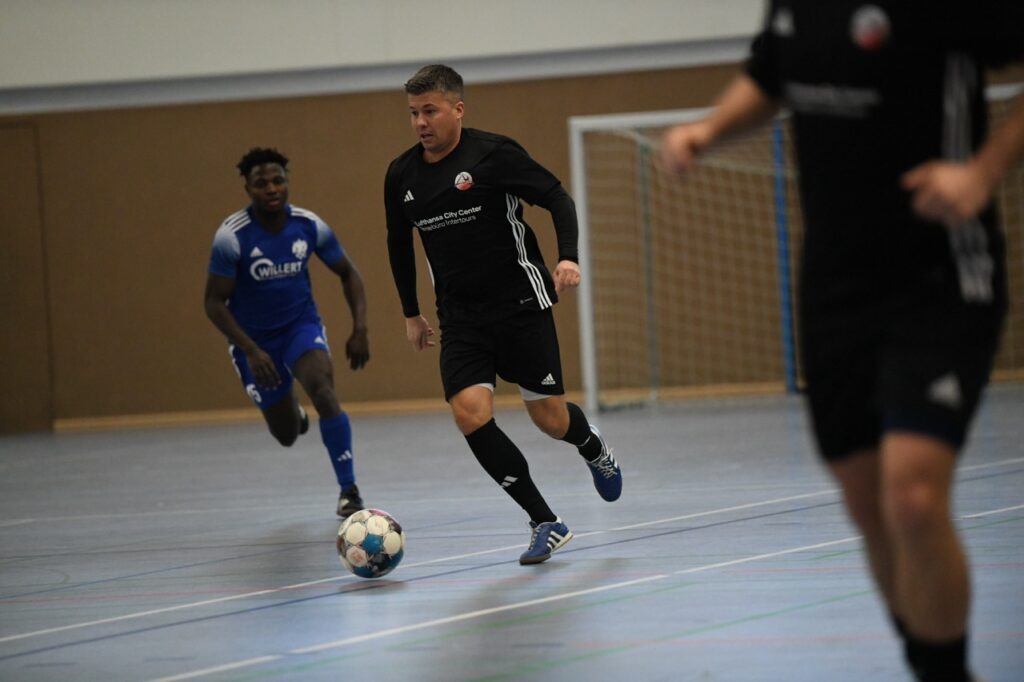 Titelverteidigung beim 2. Luckenwalder Pelikan Hallenmasters 30