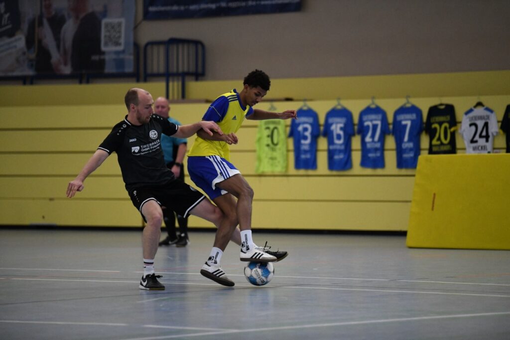 Titelverteidigung beim 2. Luckenwalder Pelikan Hallenmasters 33