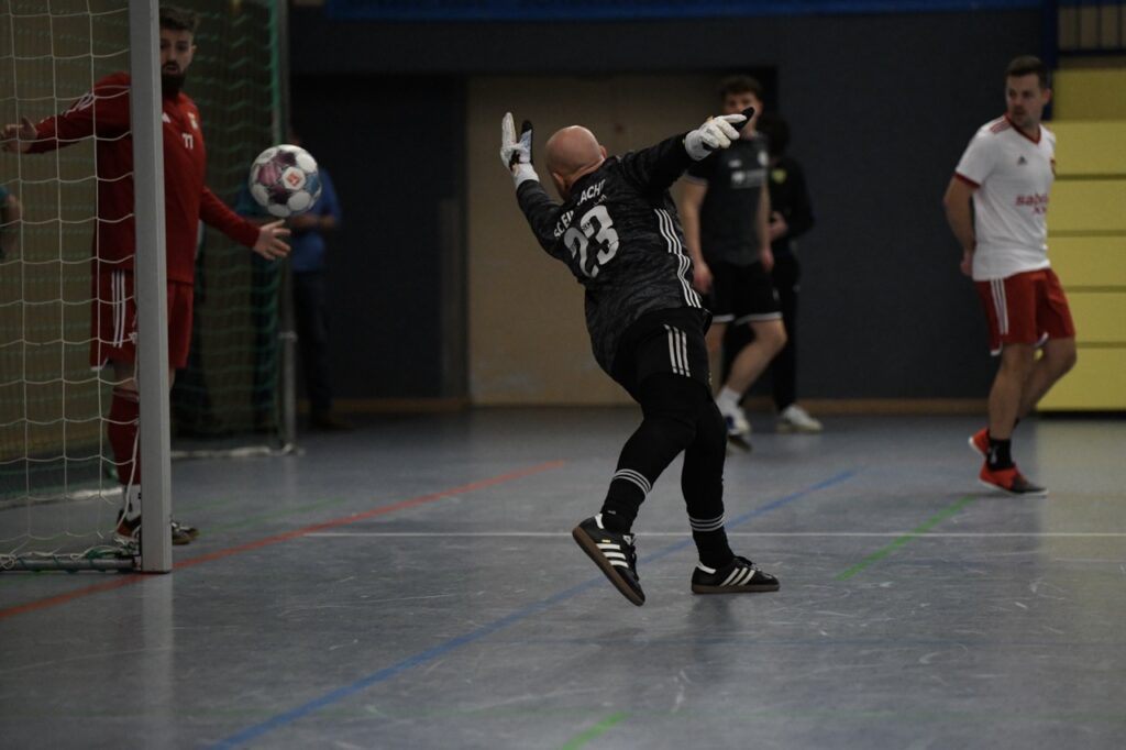 Titelverteidigung beim 2. Luckenwalder Pelikan Hallenmasters 50