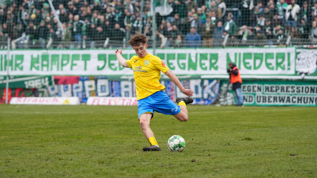 Gelungener FSV-Auftakt nach der Winterpause 20 Gelungener FSV-Auftakt nach der Winterpause 20