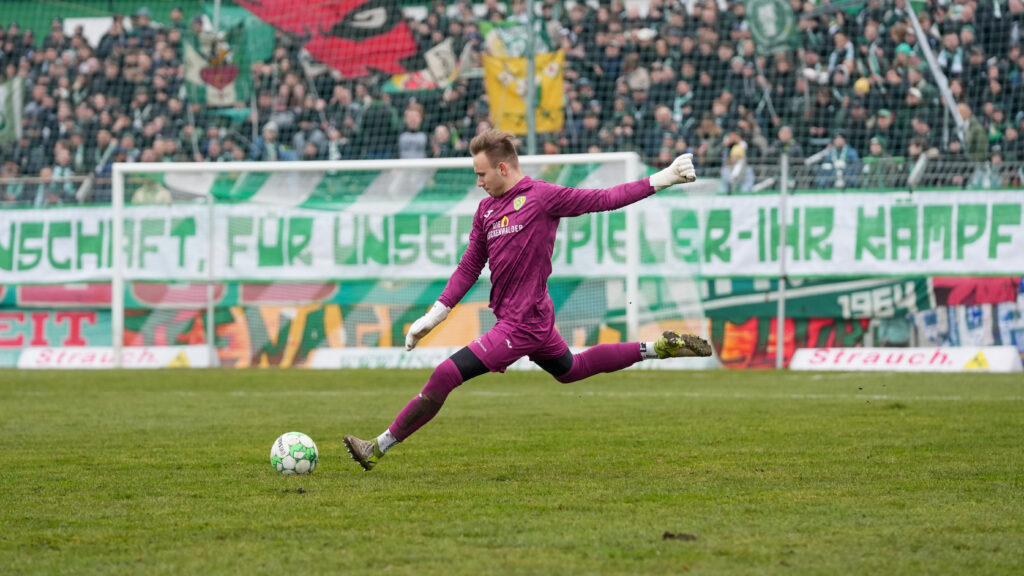 Gelungener FSV-Auftakt nach der Winterpause 27 Gelungener FSV-Auftakt nach der Winterpause 27