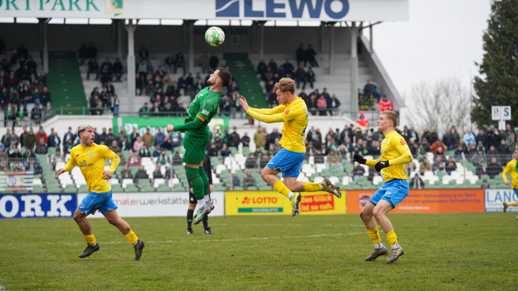 Gelungener FSV-Auftakt nach der Winterpause 28 Gelungener FSV-Auftakt nach der Winterpause 28