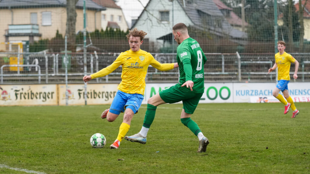 Gelungener FSV-Auftakt nach der Winterpause 32 Gelungener FSV-Auftakt nach der Winterpause 32