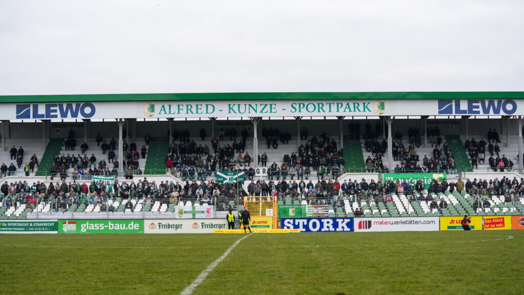 Gelungener FSV-Auftakt nach der Winterpause 37 Gelungener FSV-Auftakt nach der Winterpause 37