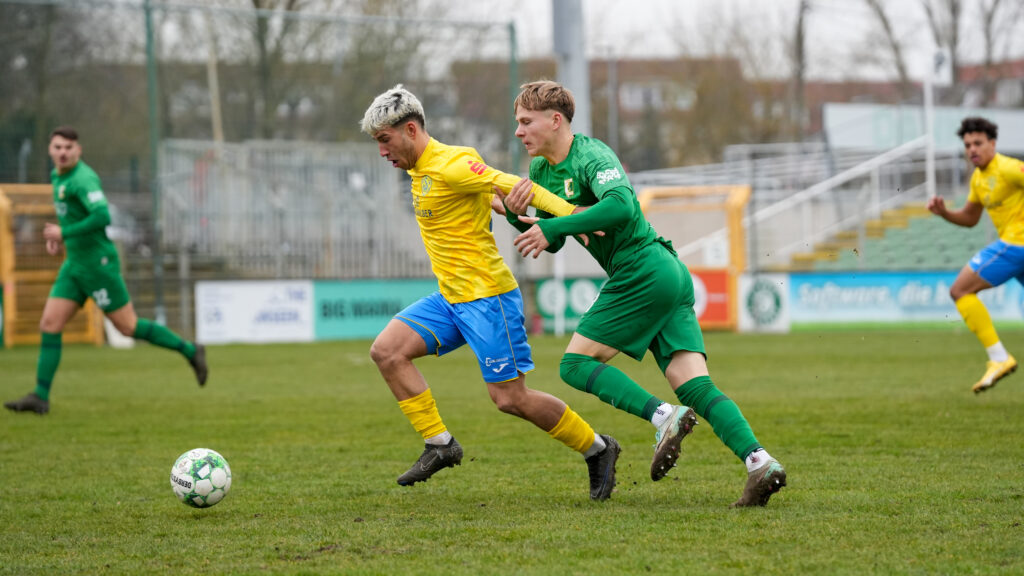 Gelungener FSV-Auftakt nach der Winterpause 12 Gelungener FSV-Auftakt nach der Winterpause 12