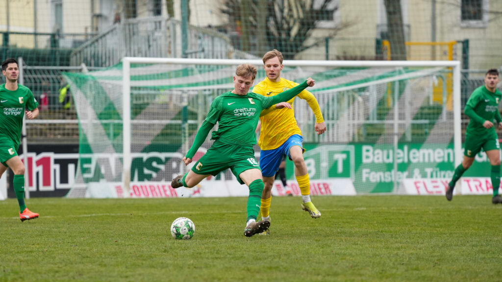 Gelungener FSV-Auftakt nach der Winterpause 13 Gelungener FSV-Auftakt nach der Winterpause 13