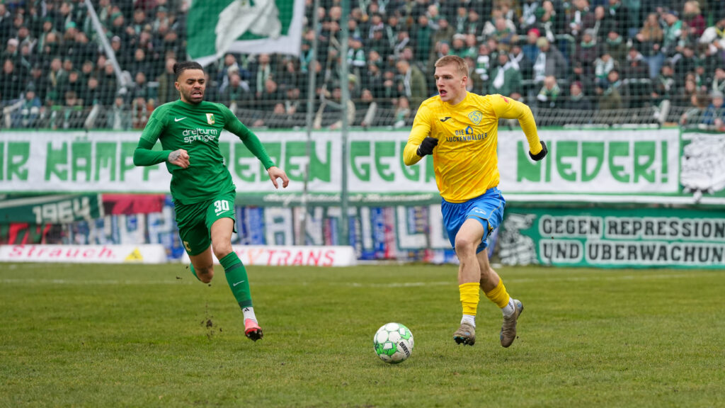 Gelungener FSV-Auftakt nach der Winterpause 16 Gelungener FSV-Auftakt nach der Winterpause 16