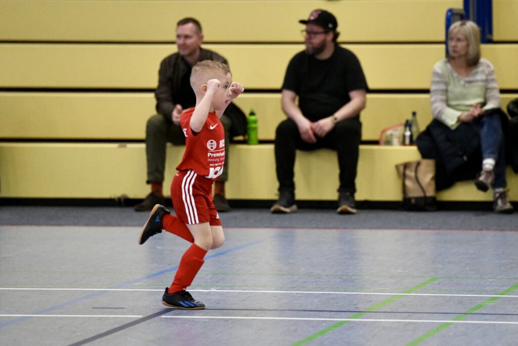 Ludwigsfelder FC siegt beim RS Fliesen-Design-Cup 30