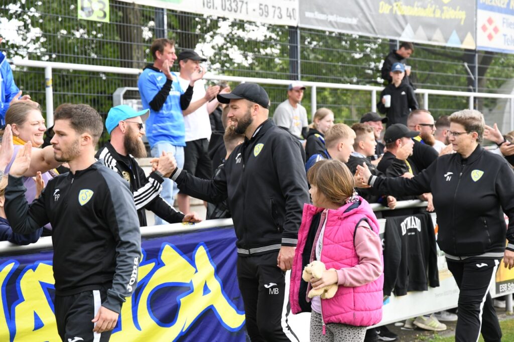 Cheftrainer Michael Braune feiert Geburtstag 2