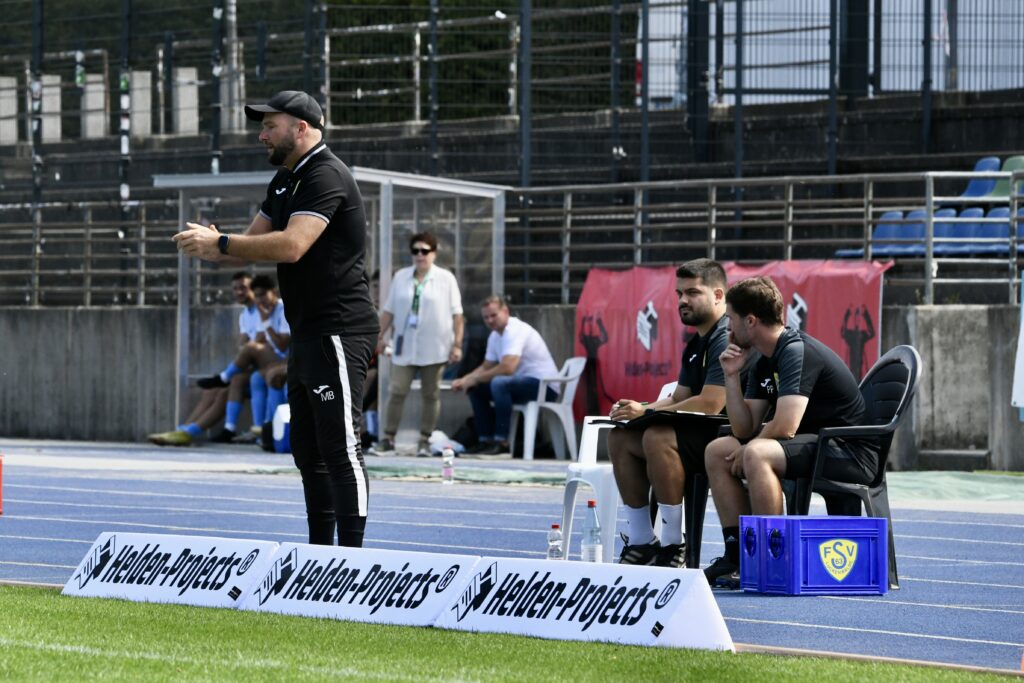 Cheftrainer Michael Braune feiert Geburtstag 3