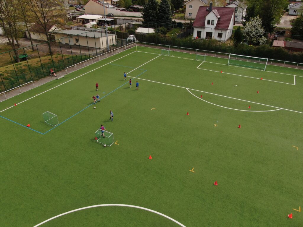 Ostercamp 2025 – Vier Tage voller Fußball, Spaß und Stars beim FSV 63 Luckenwalde 95