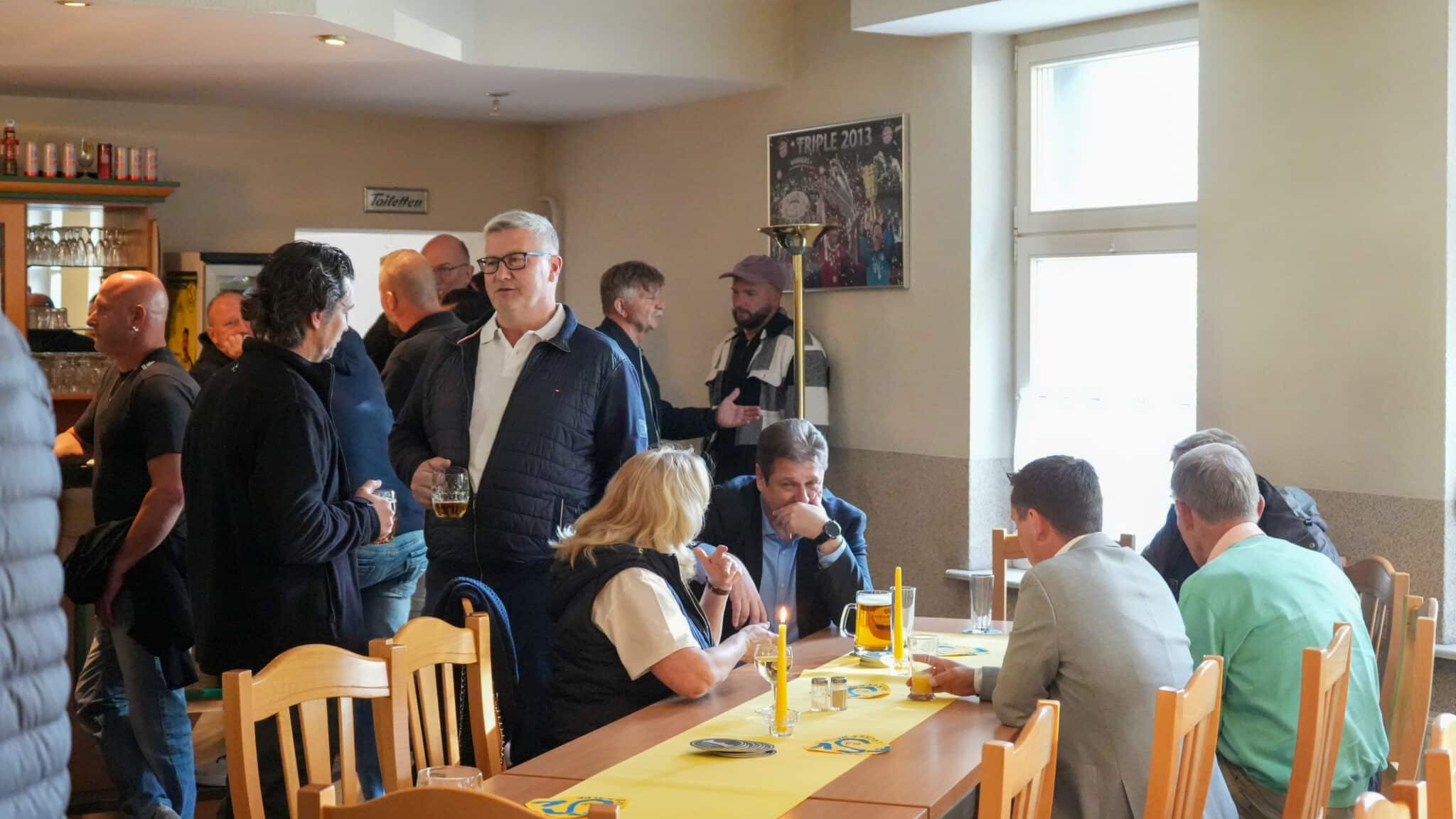 Eröffnung der neuen Geschäftsstelle 87 Eröffnung der neuen Geschäftsstelle 87