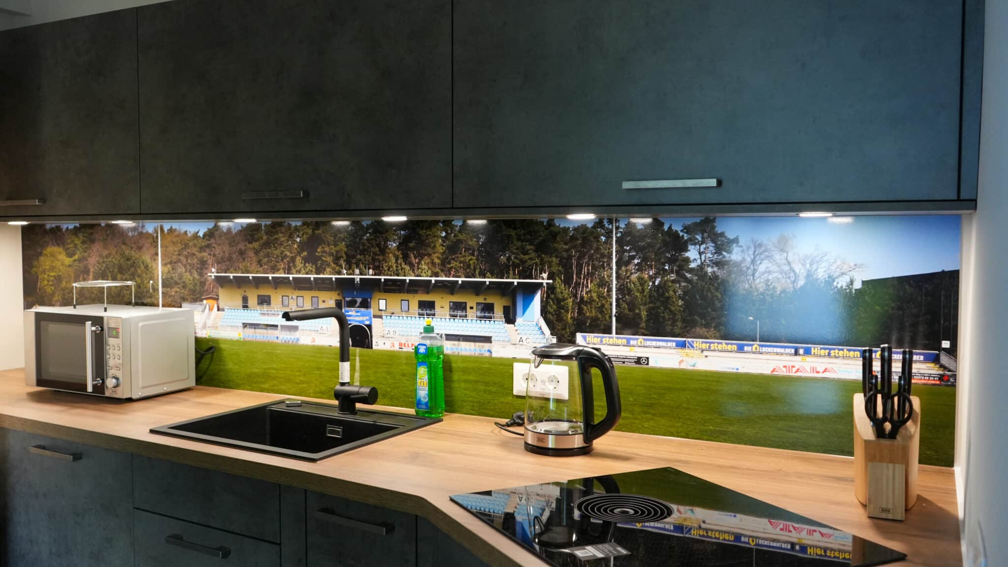 Eröffnung der neuen Geschäftsstelle 85 Eröffnung der neuen Geschäftsstelle 85