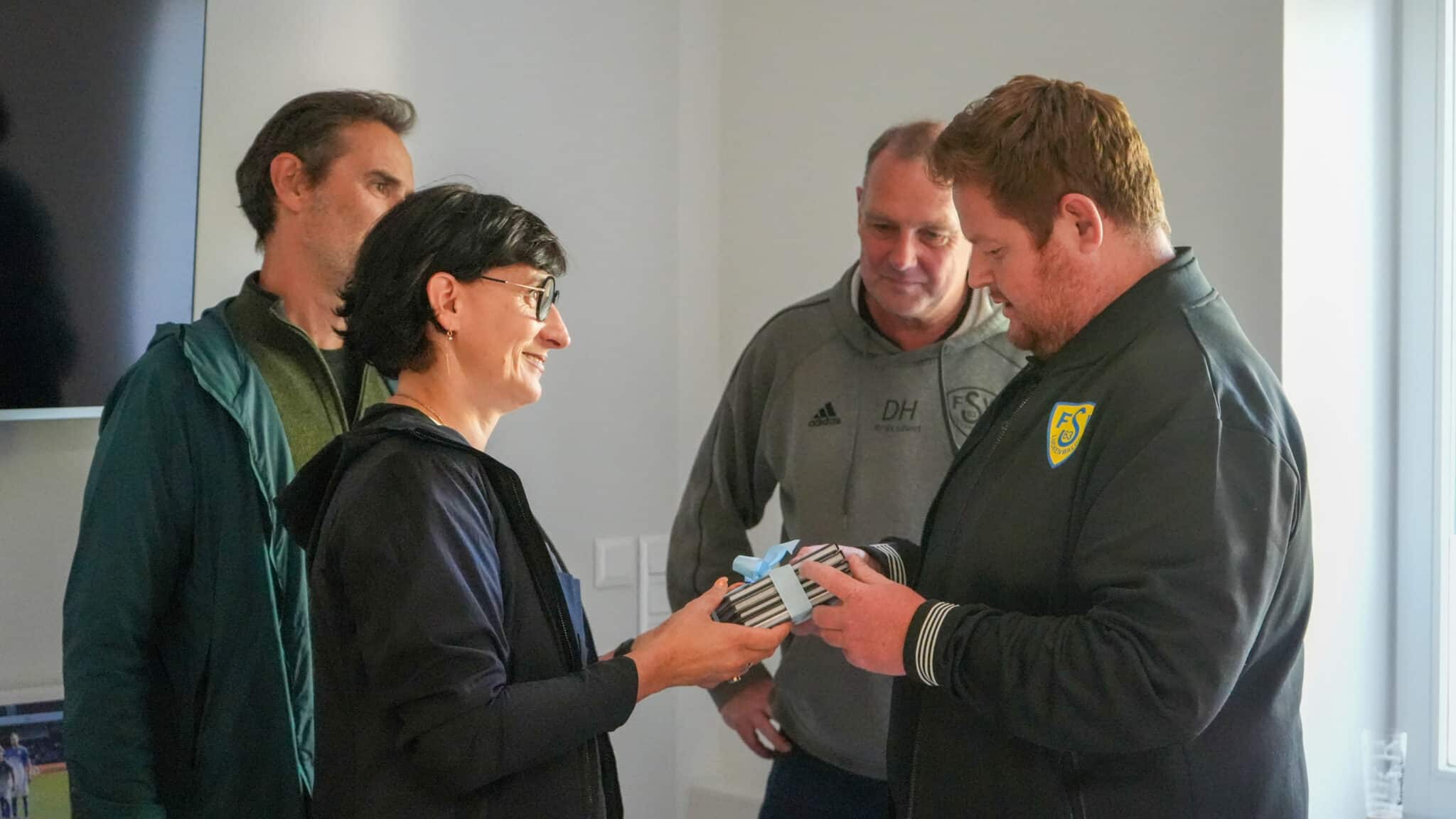 Eröffnung der neuen Geschäftsstelle 86 Eröffnung der neuen Geschäftsstelle 86