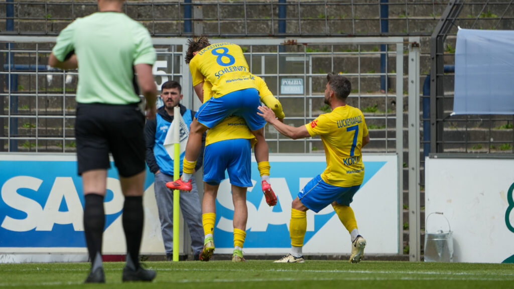 Jetzt hat der FSV 63 seinen Klassenerhalt wieder selbst in der Hand 56