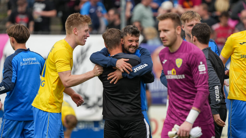 Jetzt hat der FSV 63 seinen Klassenerhalt wieder selbst in der Hand 76