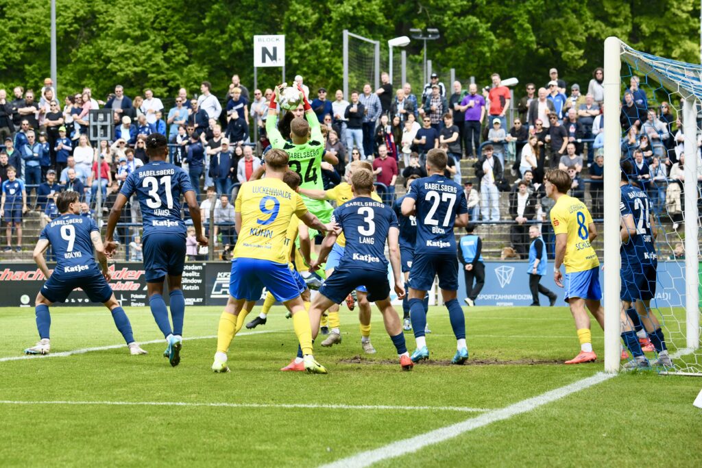 Jetzt hat der FSV 63 seinen Klassenerhalt wieder selbst in der Hand 36