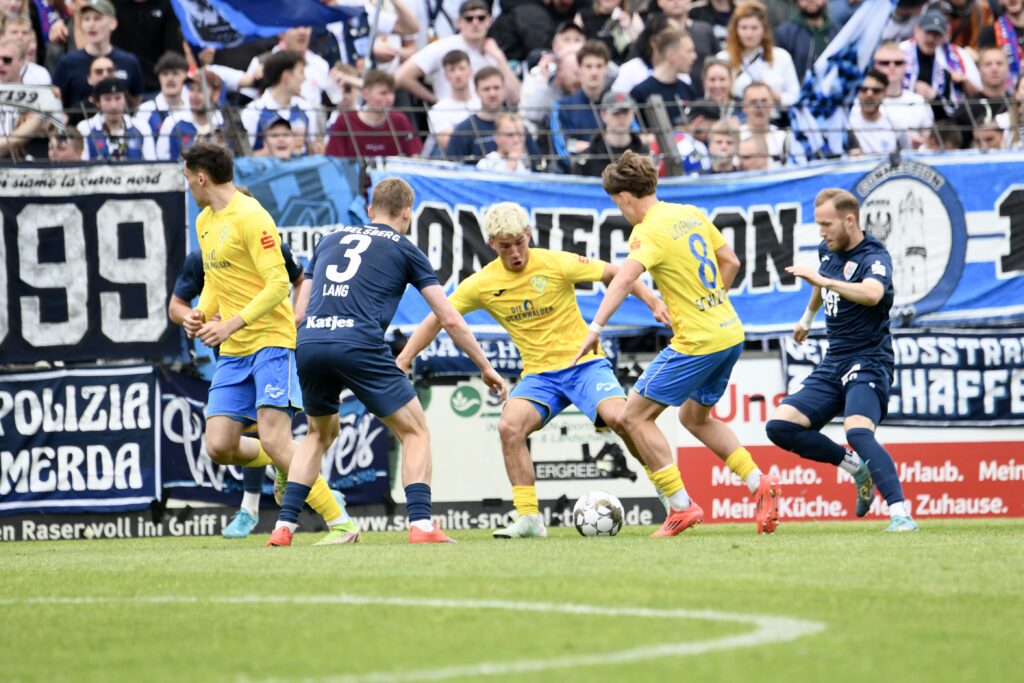 Jetzt hat der FSV 63 seinen Klassenerhalt wieder selbst in der Hand 52