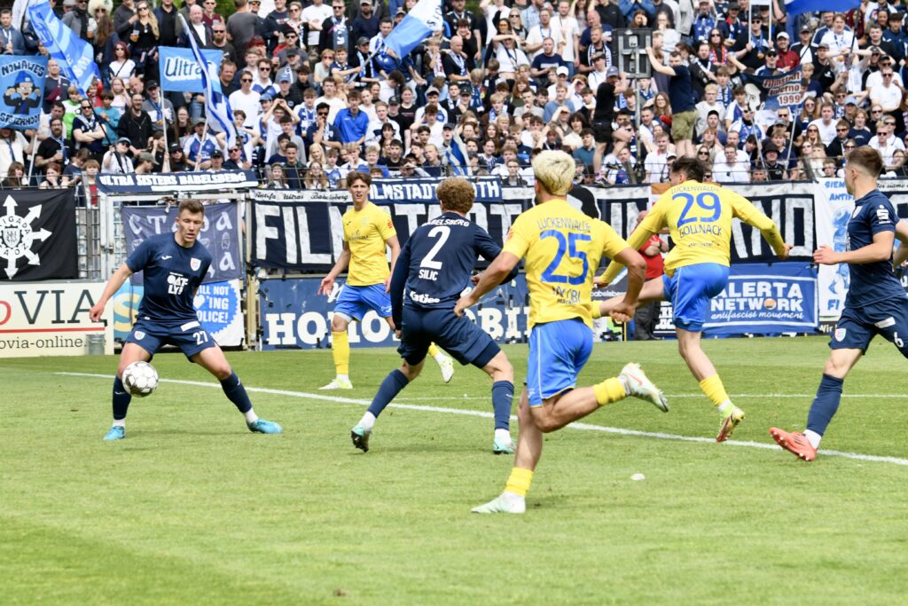 Jetzt hat der FSV 63 seinen Klassenerhalt wieder selbst in der Hand 71