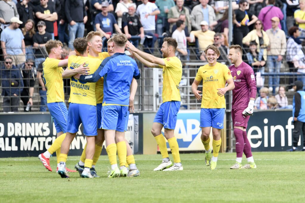 Jetzt hat der FSV 63 seinen Klassenerhalt wieder selbst in der Hand 73