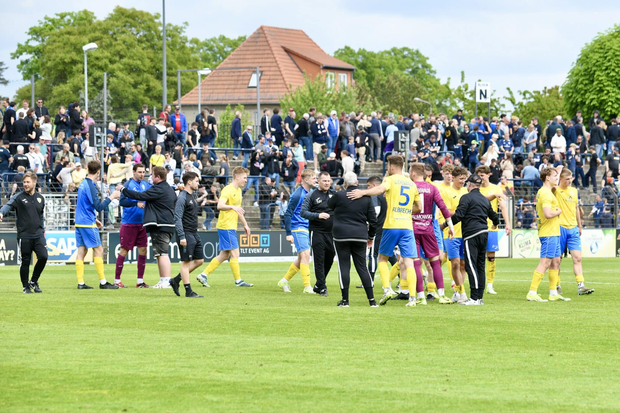 Jetzt hat der FSV 63 seinen Klassenerhalt wieder selbst in der Hand 12