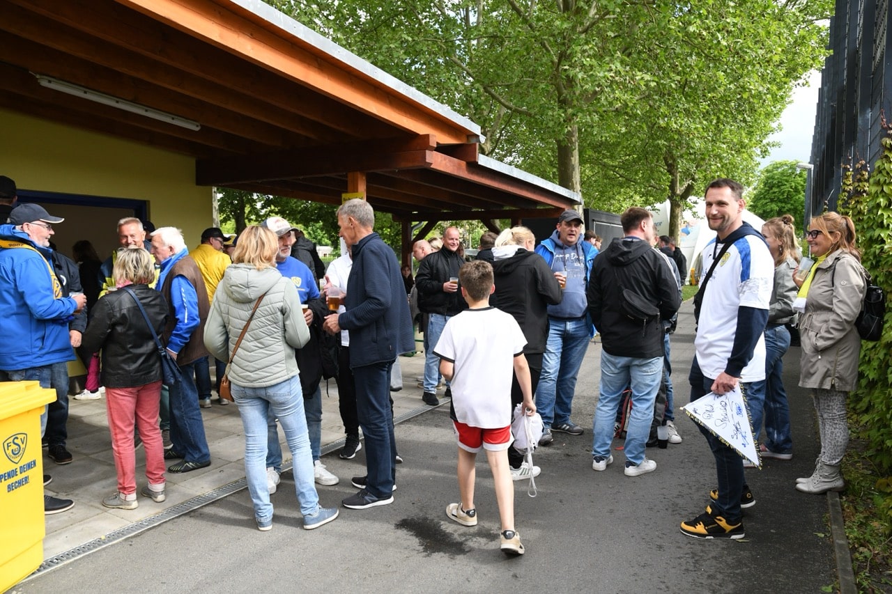 Abschlussfeier nach dem Klassenerhalt 2