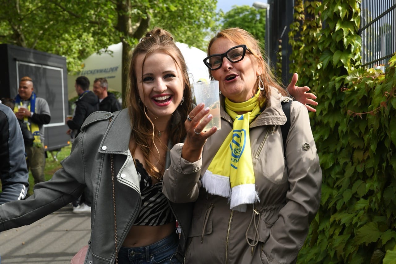 Abschlussfeier nach dem Klassenerhalt 8