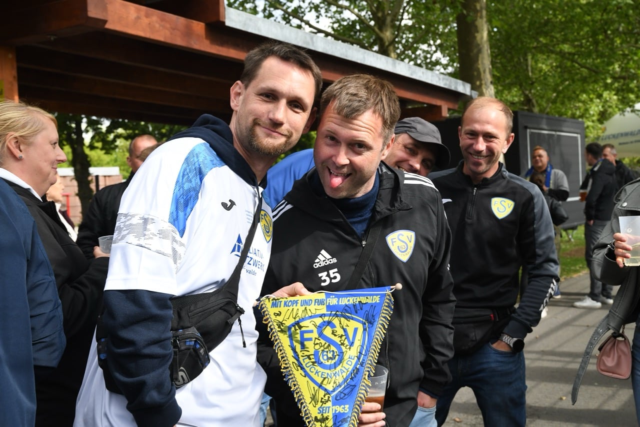 Abschlussfeier nach dem Klassenerhalt 9