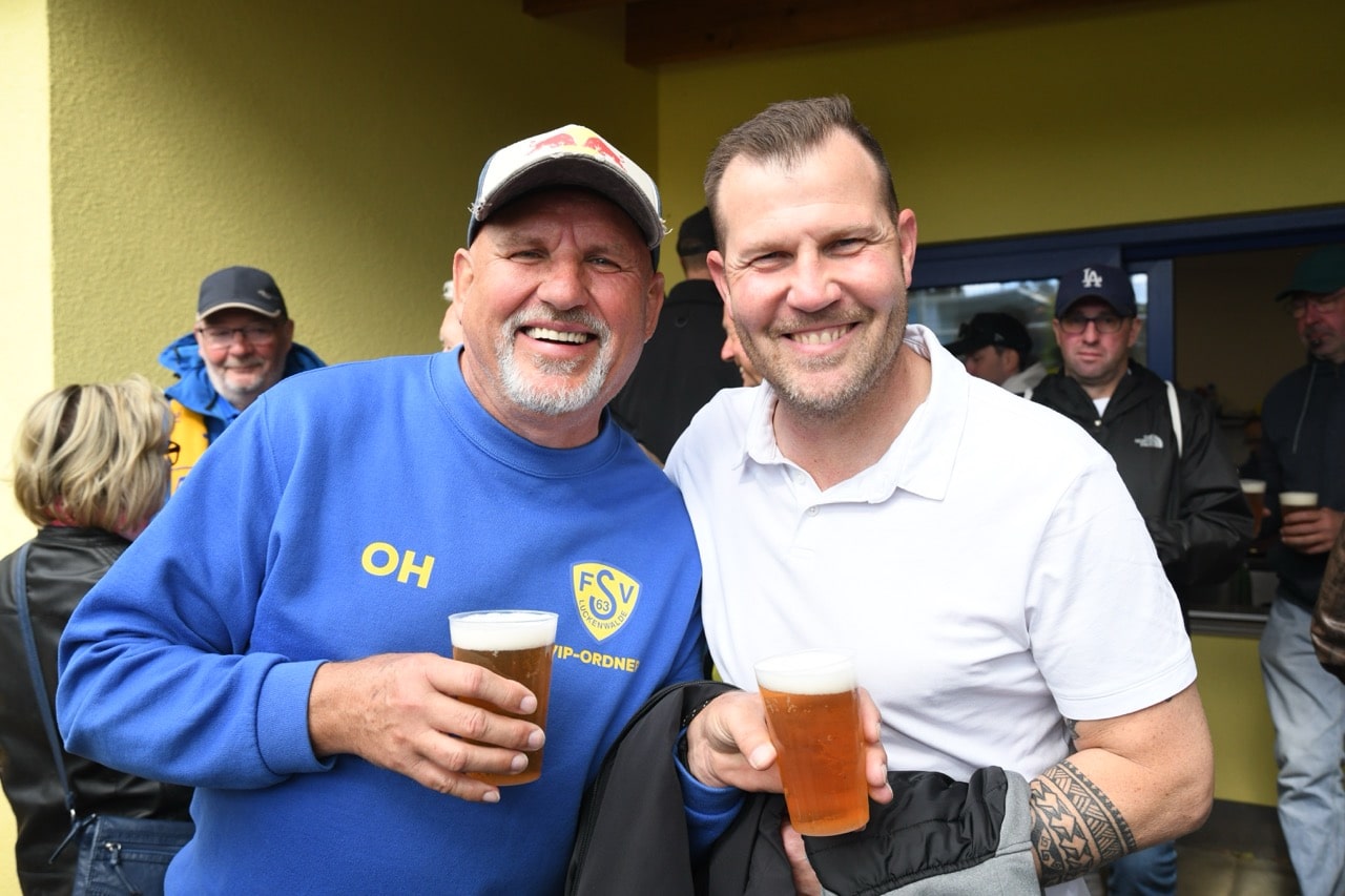 Abschlussfeier nach dem Klassenerhalt 10