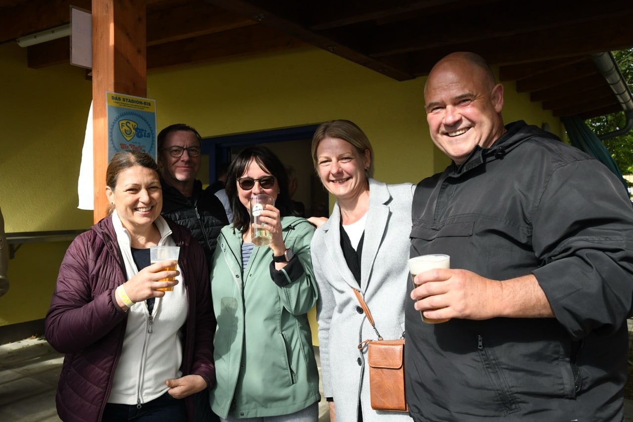 Abschlussfeier nach dem Klassenerhalt 15