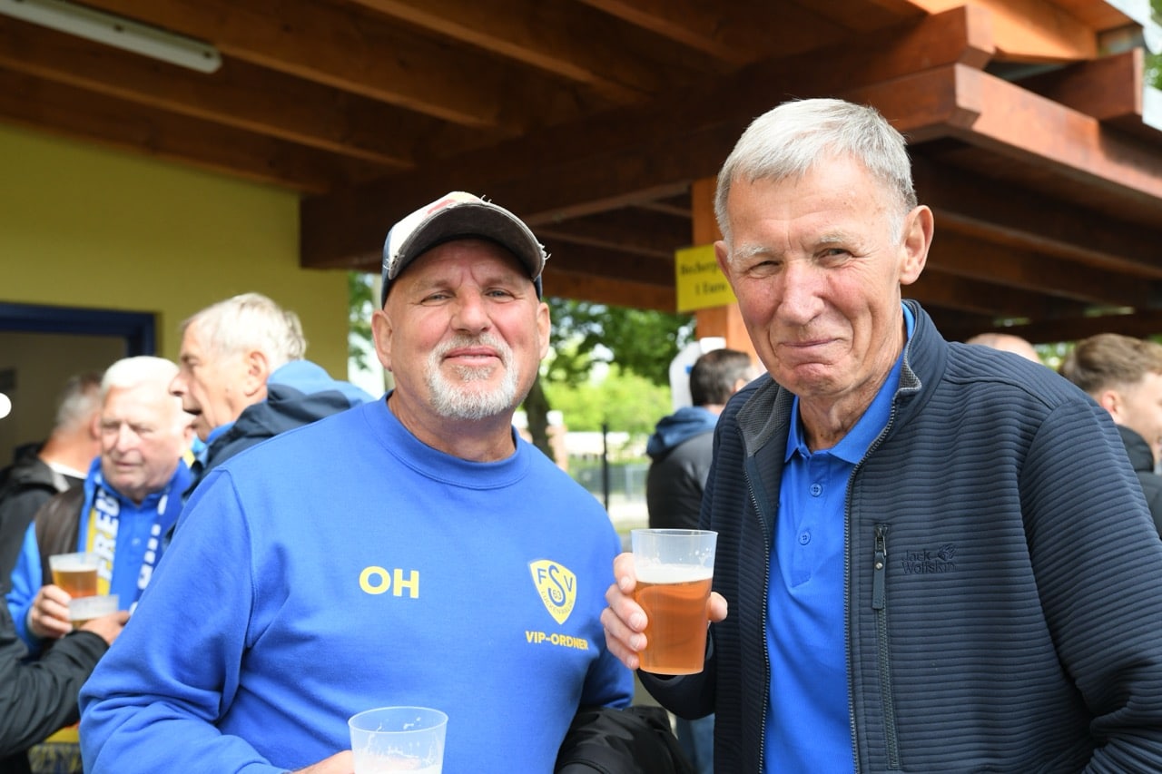 Abschlussfeier nach dem Klassenerhalt 21