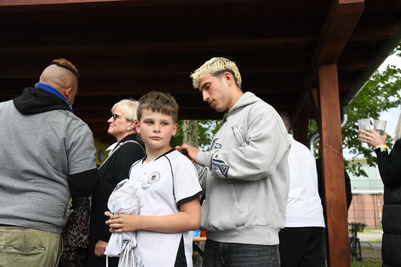 Abschlussfeier nach dem Klassenerhalt 30